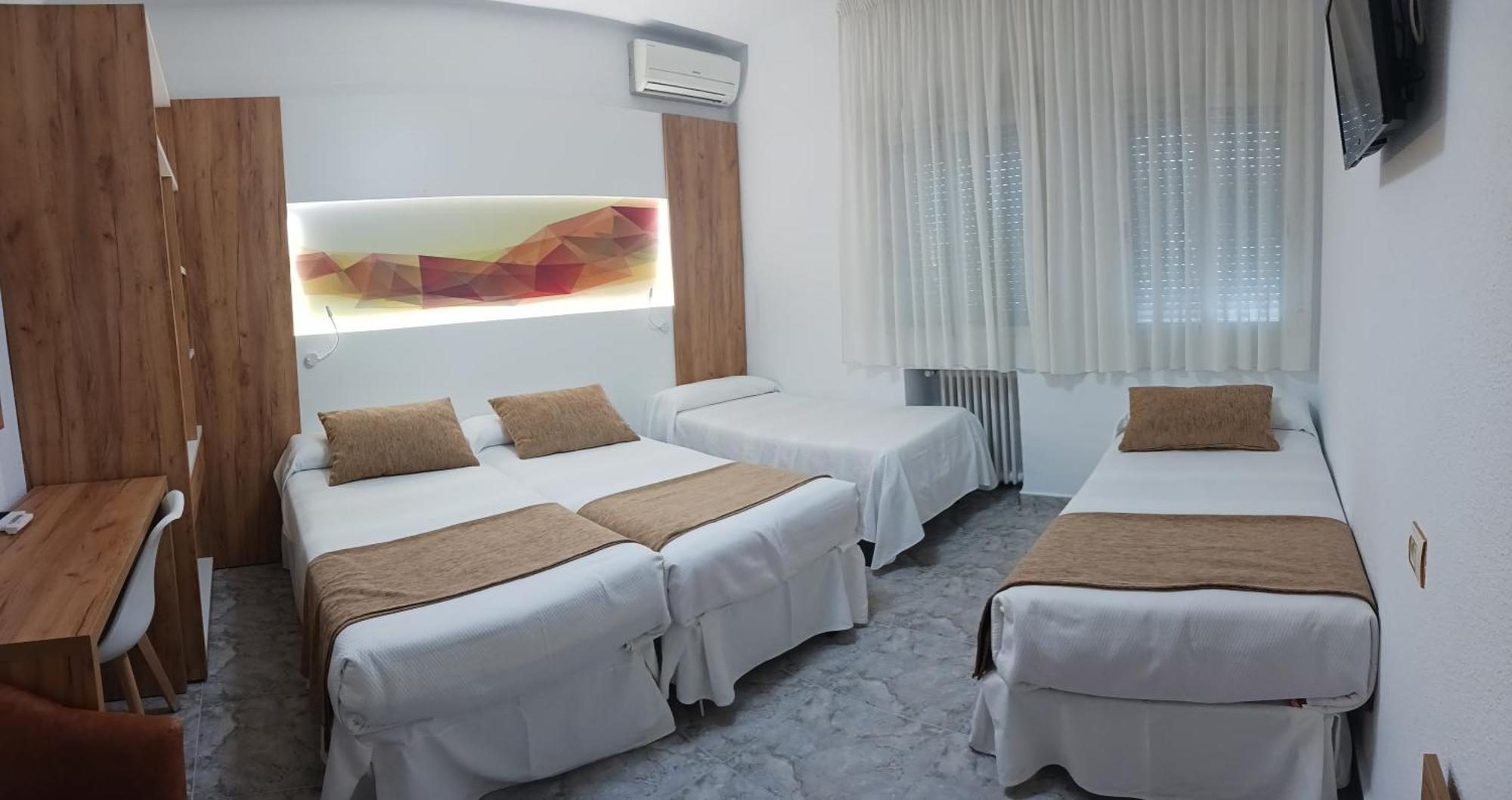 Hostal Real Plasencia Esterno foto