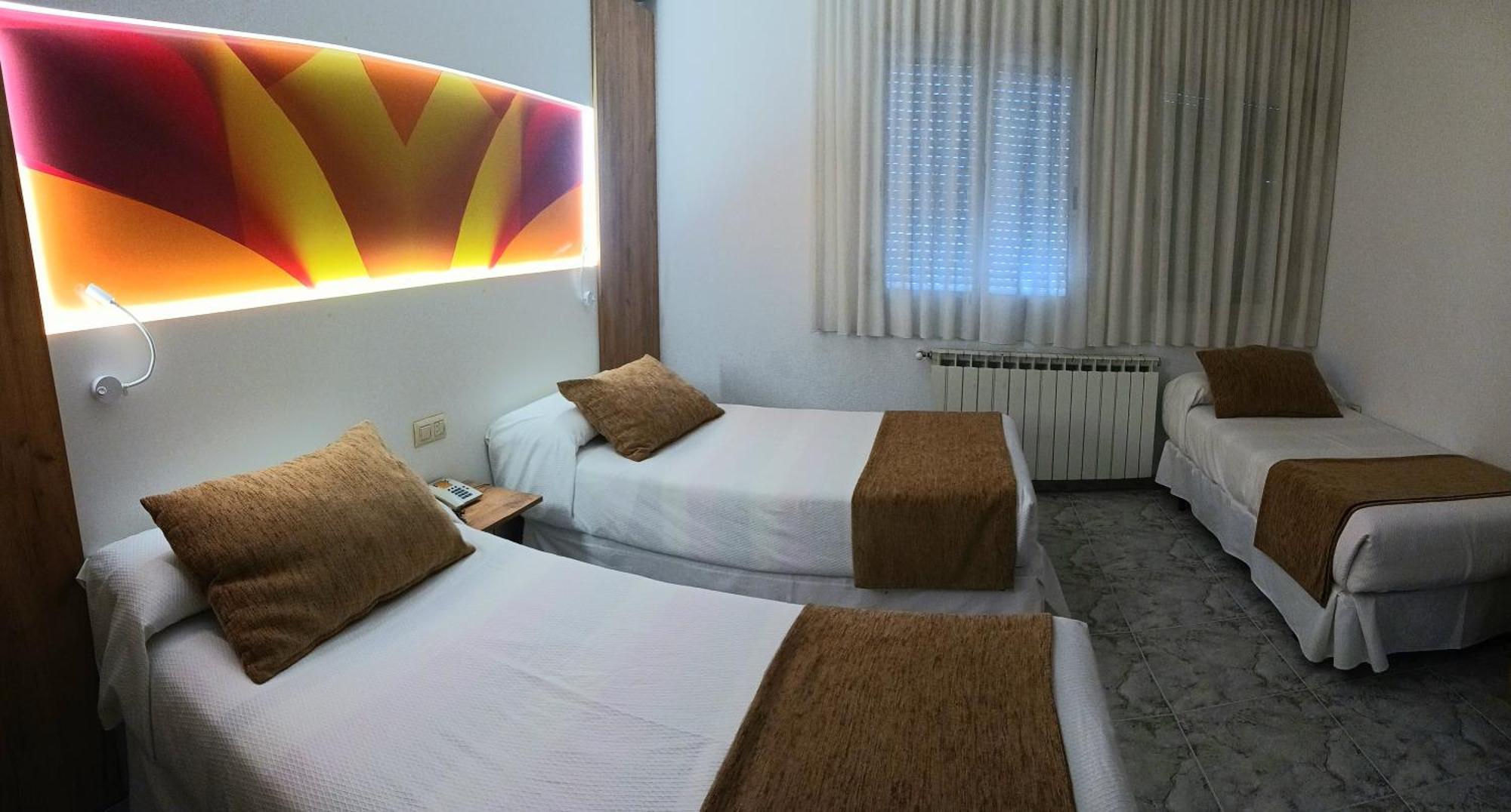 Hostal Real Plasencia Esterno foto