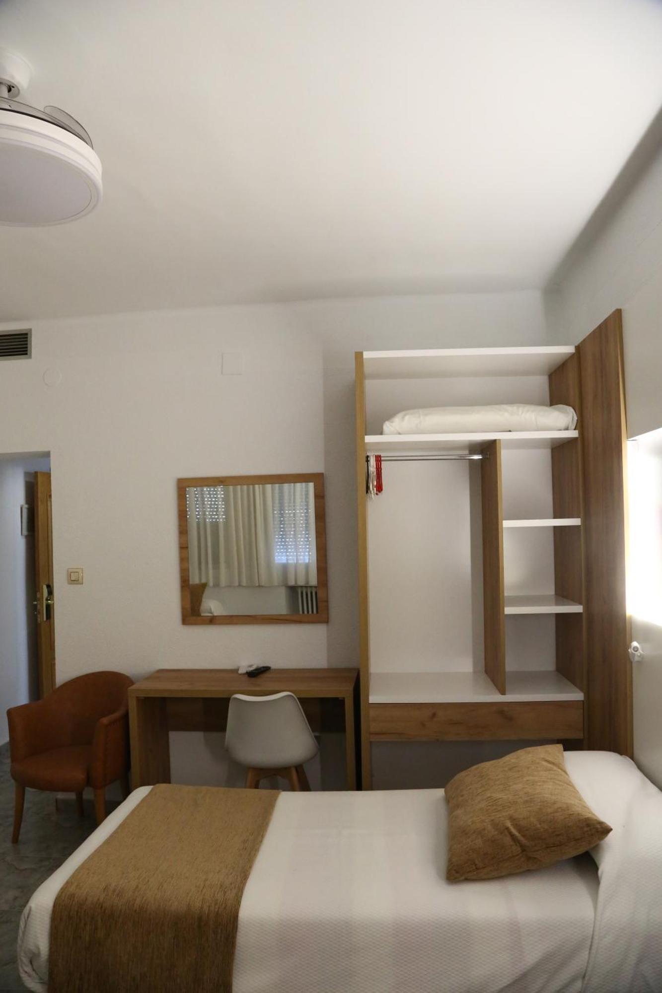 Hostal Real Plasencia Esterno foto