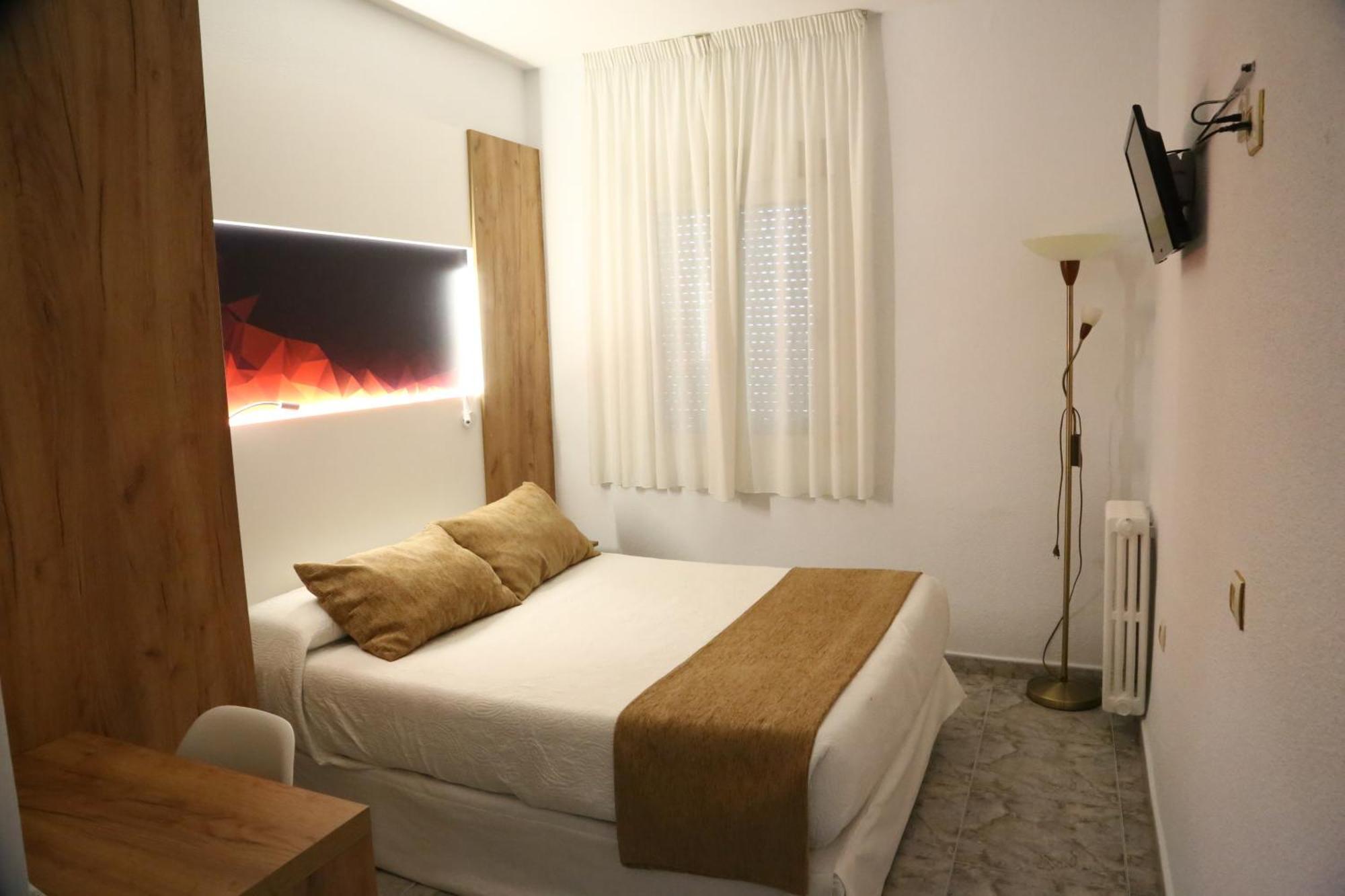 Hostal Real Plasencia Esterno foto